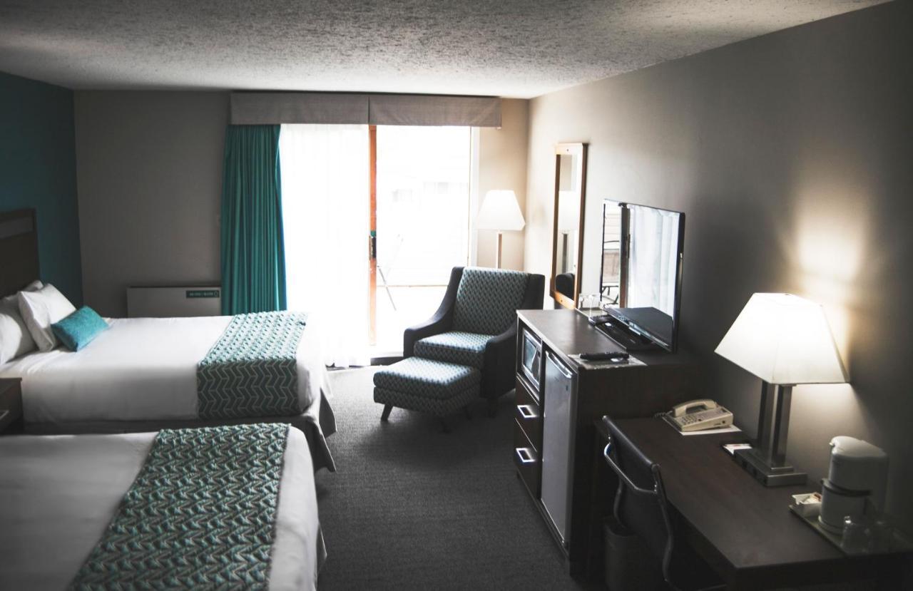 Hotel Ramada By Wyndham Quesnel Zewnętrze zdjęcie