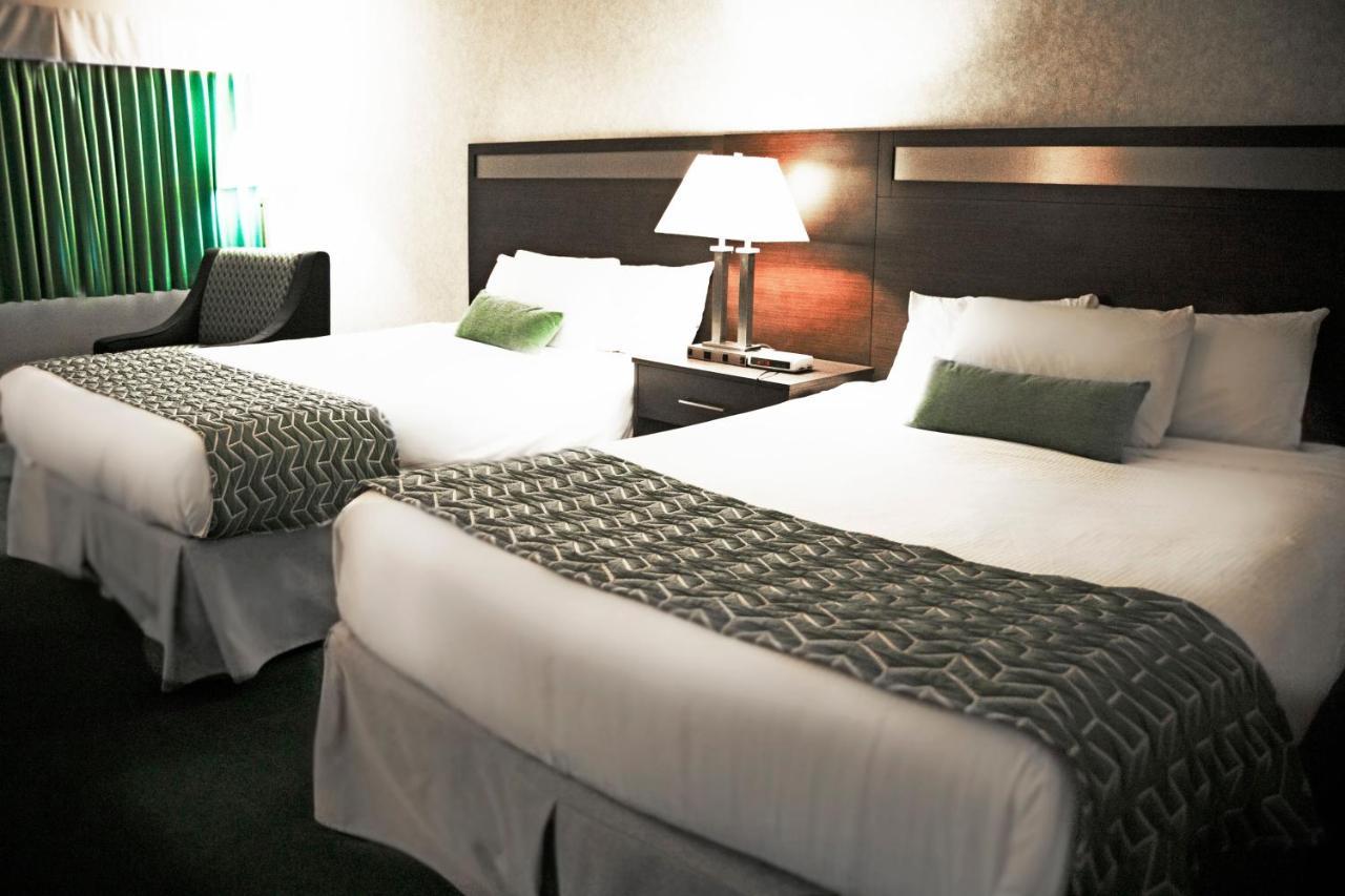 Hotel Ramada By Wyndham Quesnel Zewnętrze zdjęcie