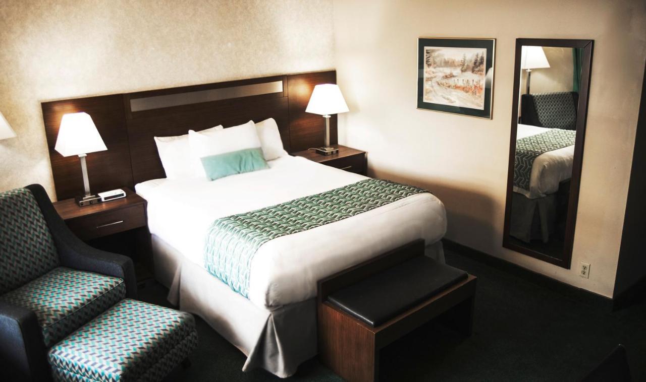 Hotel Ramada By Wyndham Quesnel Zewnętrze zdjęcie