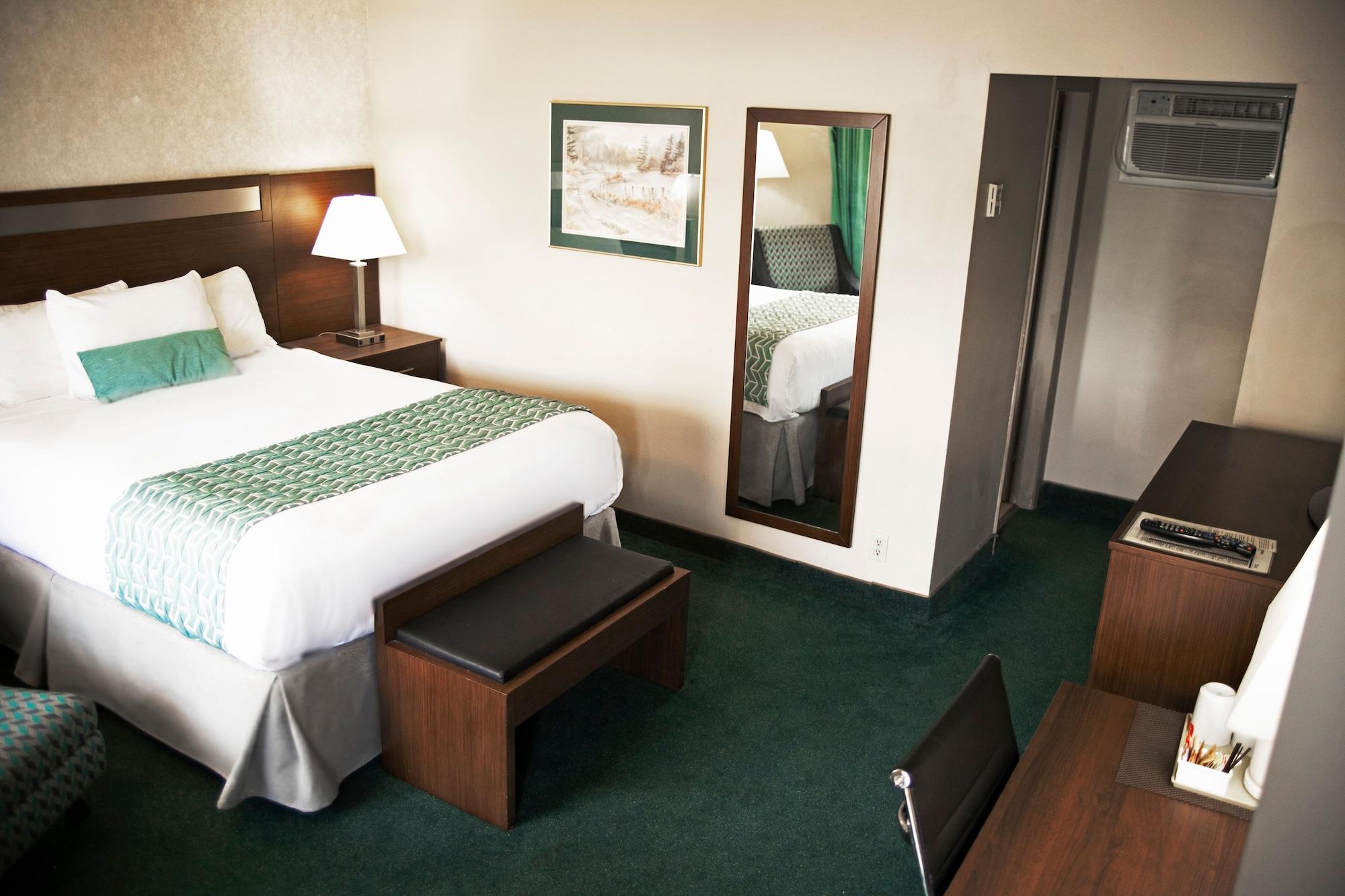 Hotel Ramada By Wyndham Quesnel Zewnętrze zdjęcie
