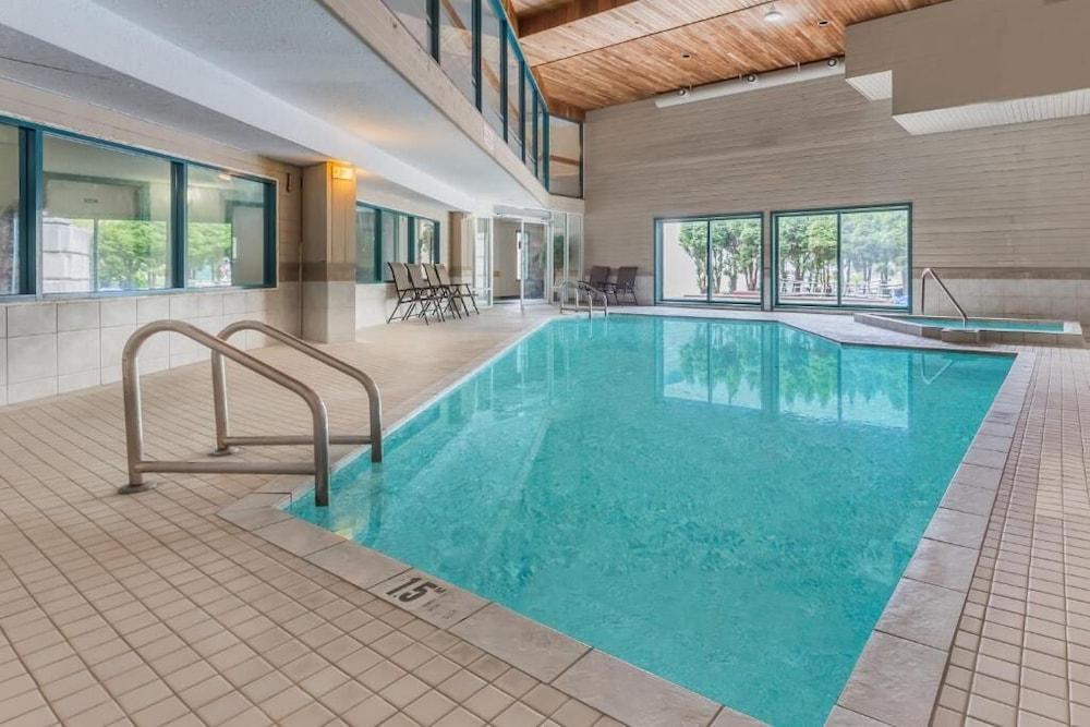 Hotel Ramada By Wyndham Quesnel Zewnętrze zdjęcie